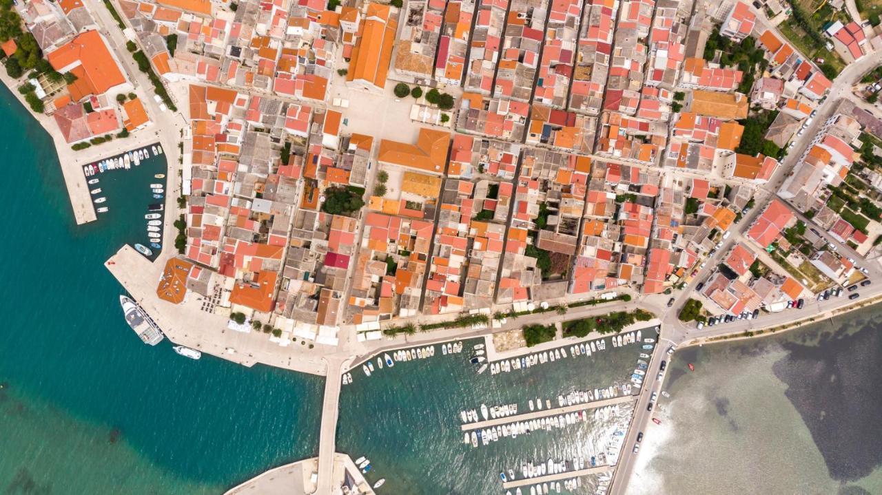 Apartments Salis Pag Town Exteriör bild